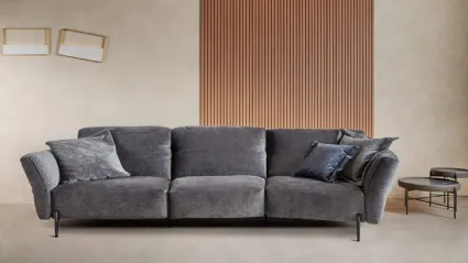 Linear sofa Ocean by Franco Ferri