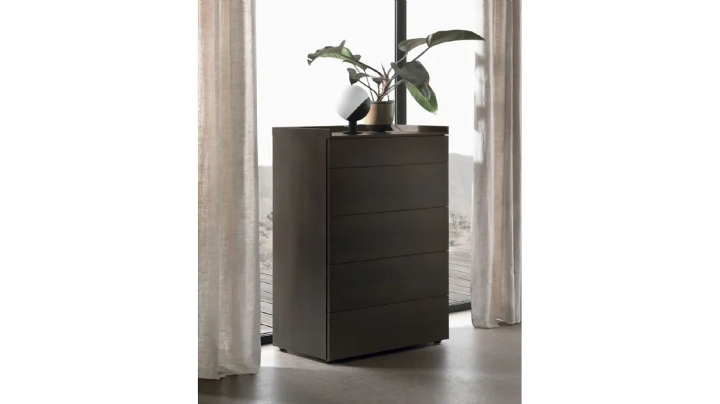 Tomasella's Sir chest of drawers