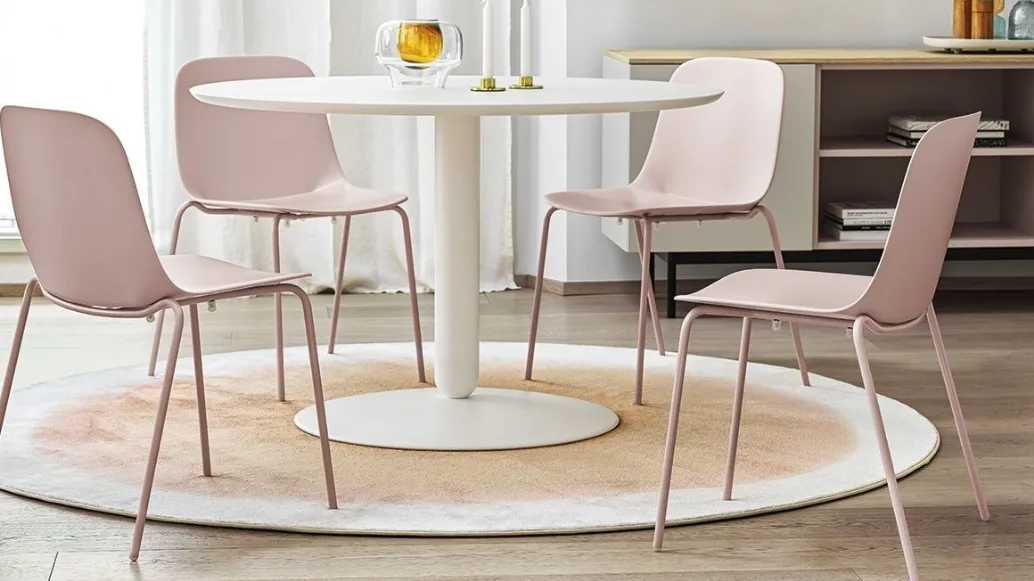 Calligaris Balance white lacquered round table.