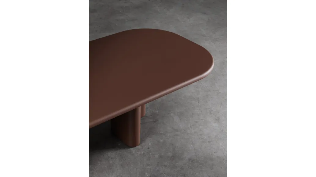 Bonbon table in lacquered finish by Miniforms