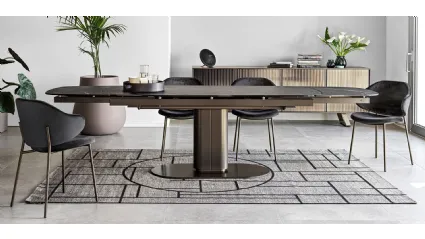 Extendable Cameo table with marble-effect ceramic top by Calligaris