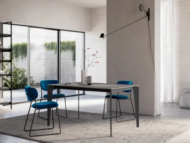 Arredo3's extendable Empire table.