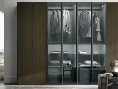 Metropolis wardrobe in thermo-treated oak with thermo-treated oak doors and smoked glass 363 by Tomasella.