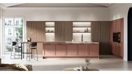 Classic Kitchen with Opera 01 island in lacquered and laminated finish by Arredo3.