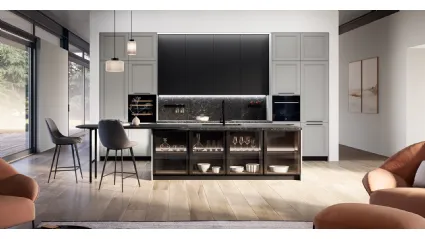 Classic kitchen with Opera 02 island in lacquer and wood by Arredo3.