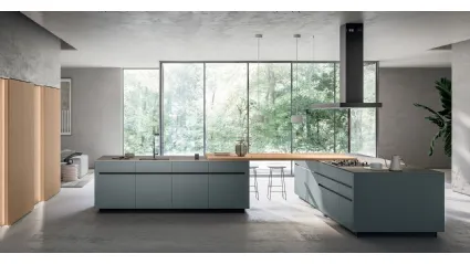 Modern kitchen with double Glass 2|0 01 island by Arredo3