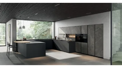 Modern kitchen with Glass 2|0 08 peninsula by Arredo3.