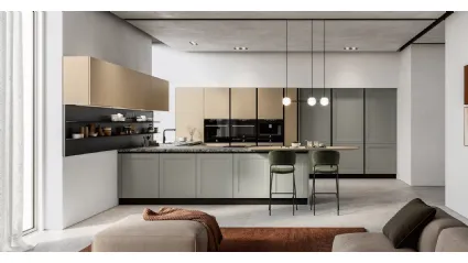 Modern kitchen with Meg 02 peninsula in lacquered and wooden finish by Arredo3.