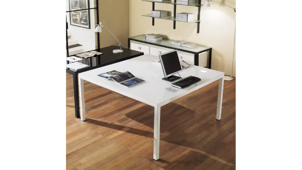 DL53 London2 operational desk by Ponti Terenghi